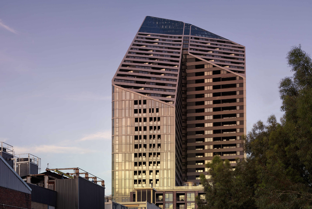 R. Iconic Melbourne' main building.