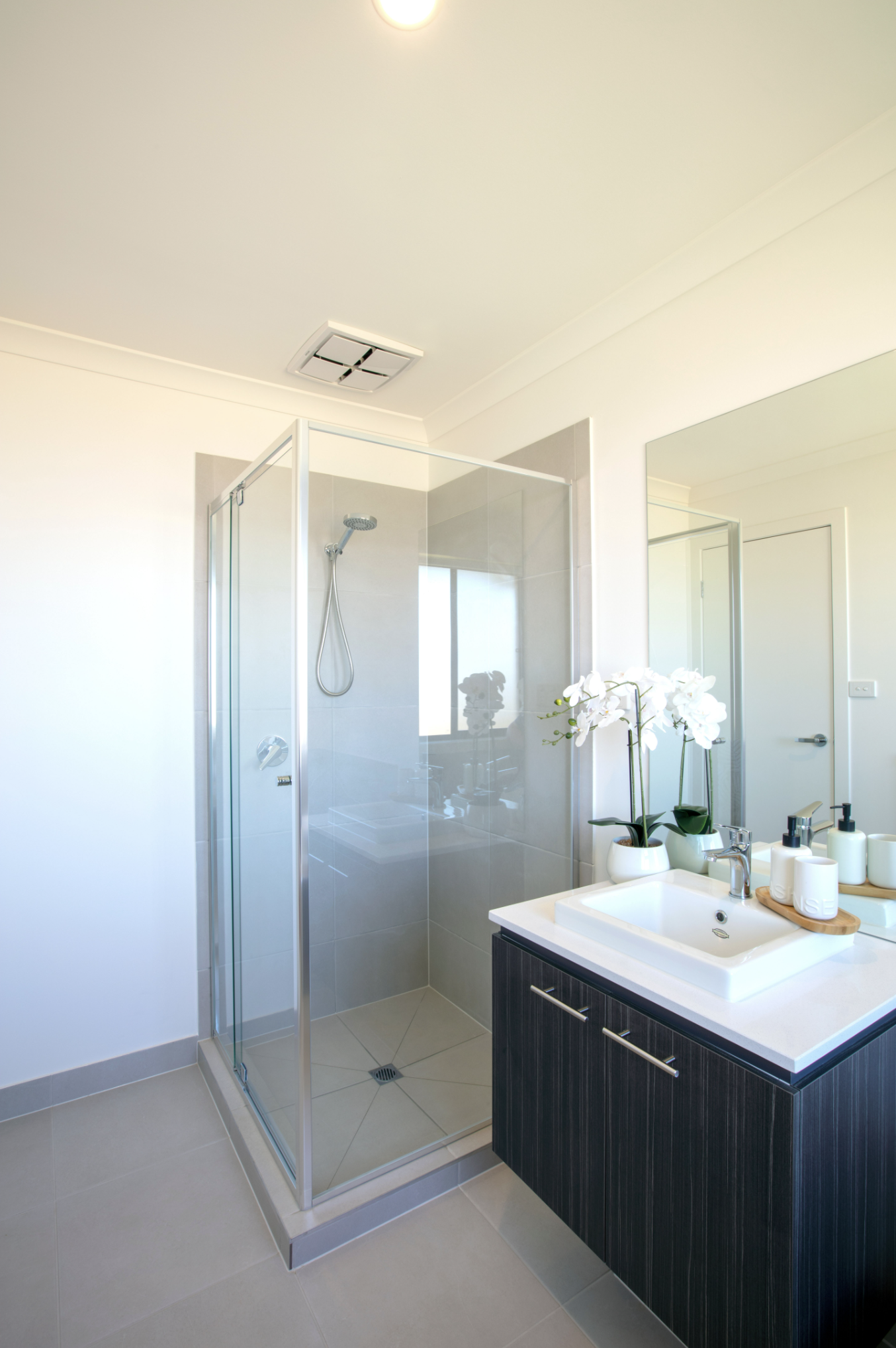 Bathroom image in the Winterfield Estate project.